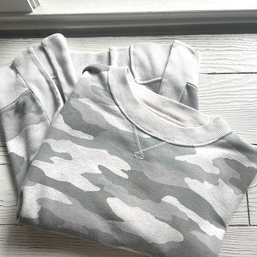 Women’s Aerie crew neck
